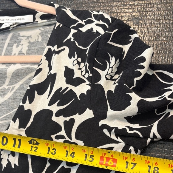 Diane Von Furtstenberg Julian Dahlia black white cotton/silk wrap dress sz 8 - Picture 2 of 10